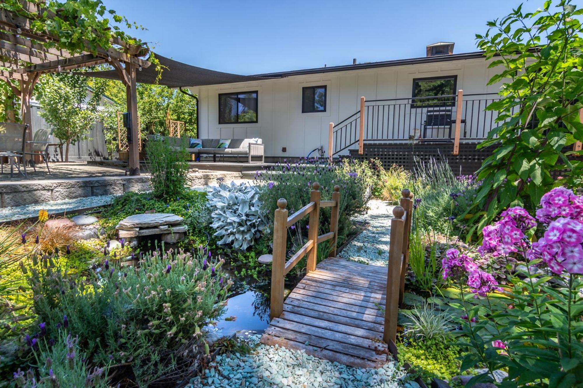 Отель Chic Rv Retreat, Stunning Yard In Роузберг Экстерьер фото