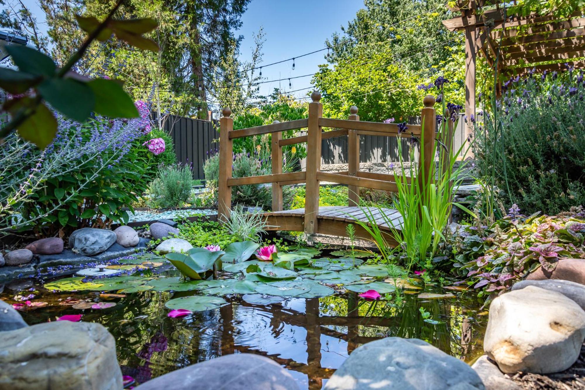 Отель Chic Rv Retreat, Stunning Yard In Роузберг Экстерьер фото